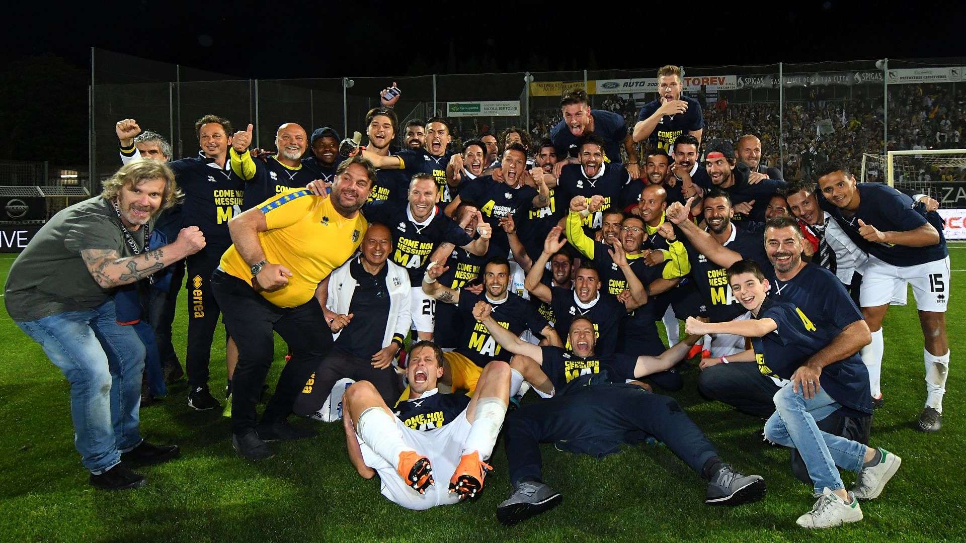 Parma players celebrating Spezia Parma Serie B