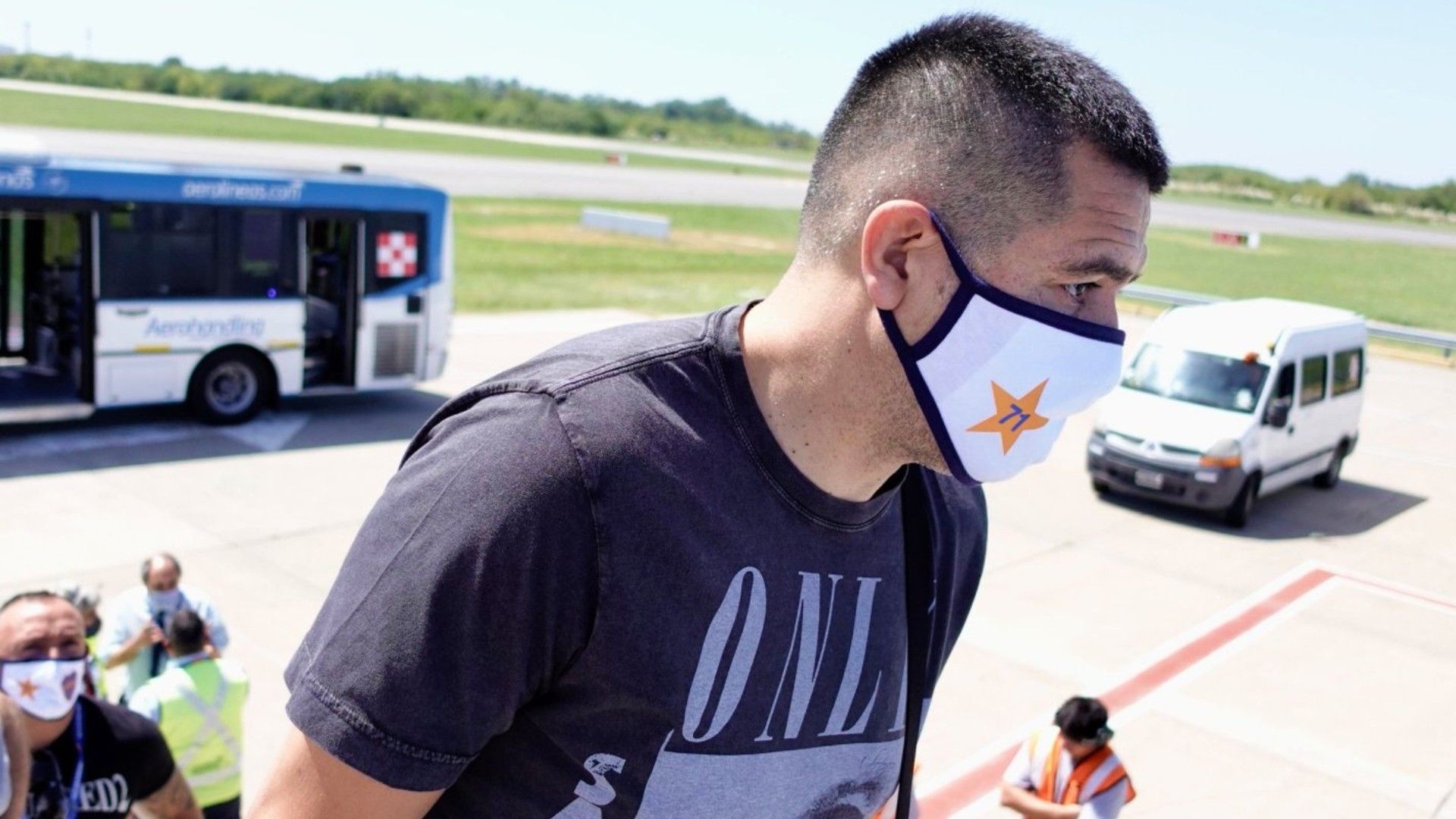 Roman Riquelme viaje avion Boca 2021