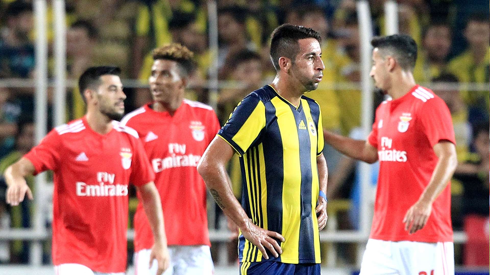 Mauricio Isla Fenerbahce Benfica 08142018