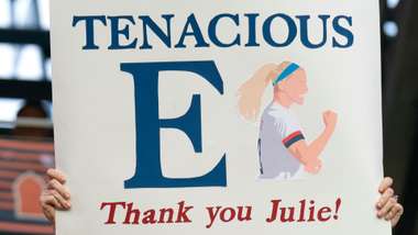 Julie Ertz fan sign 2023