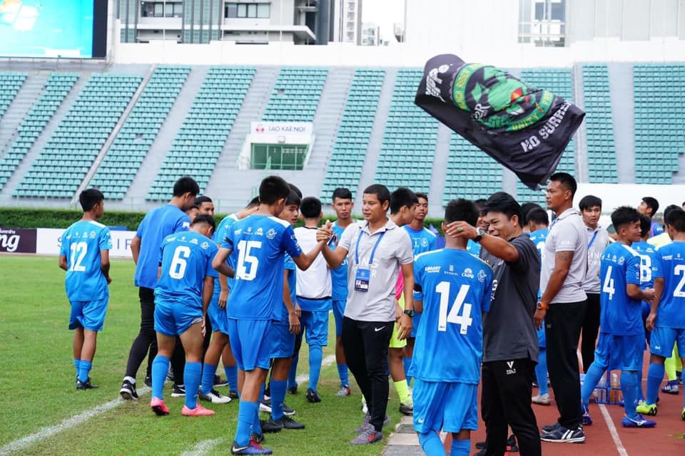 รุ่งโรจน์ สว่างศรี