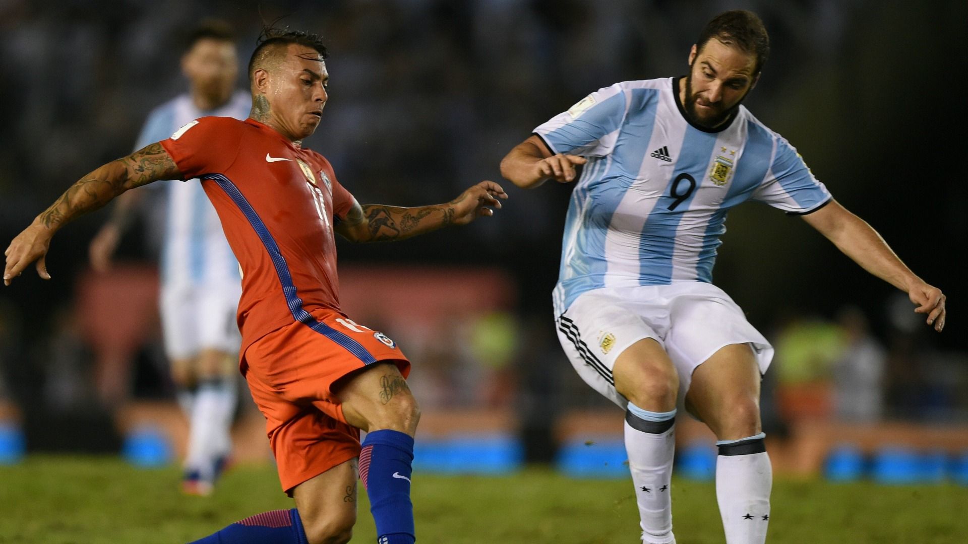 Gonzalo Higuain Eduardo Vargas Argentina Chile