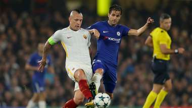 Radja Nainggolan Cesc Fabregas Chelsea Roma Champions League