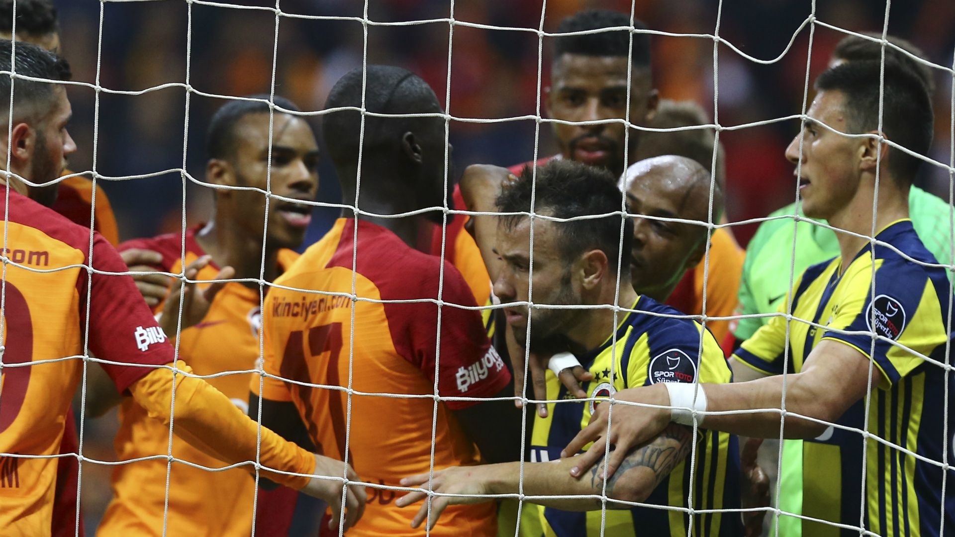 Galatasaray Fenerbahce Valbuena 110218