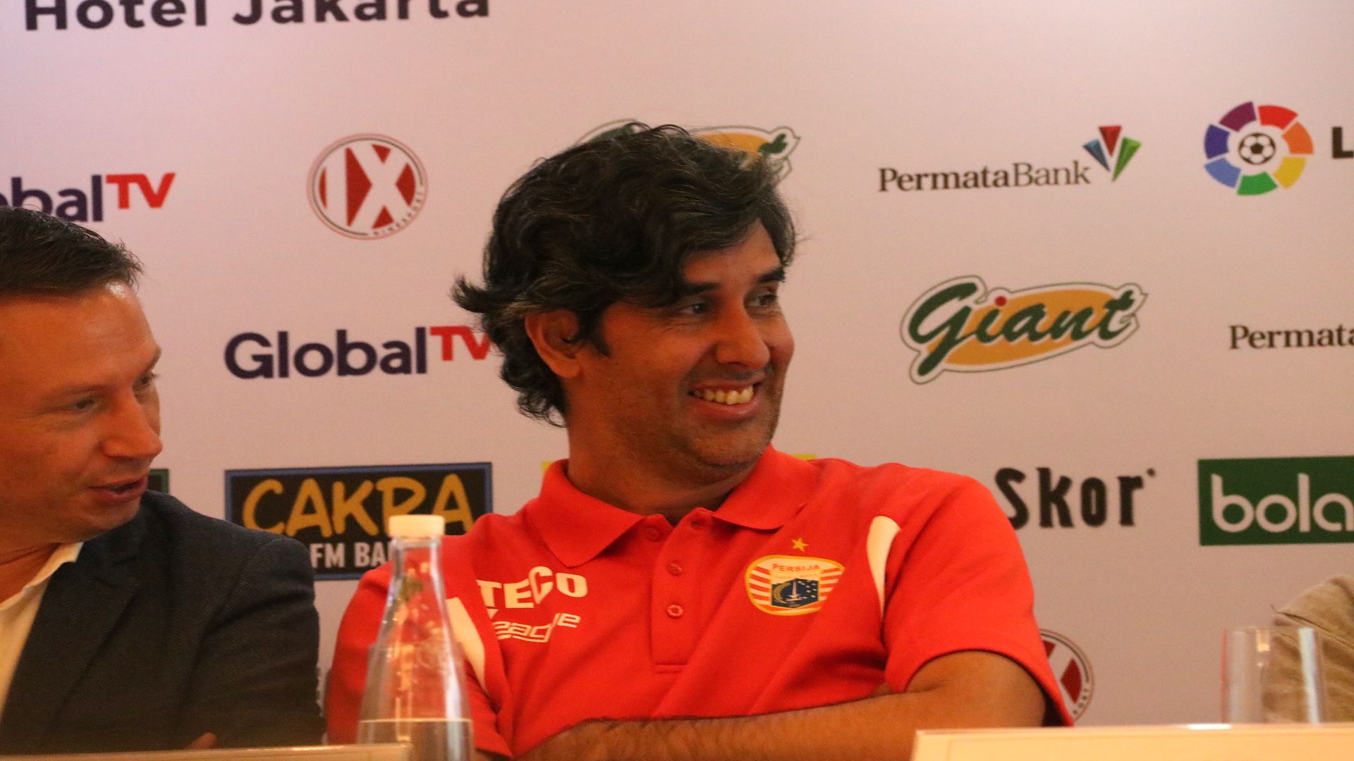 Stefano Cugurra - nyengir - Persija