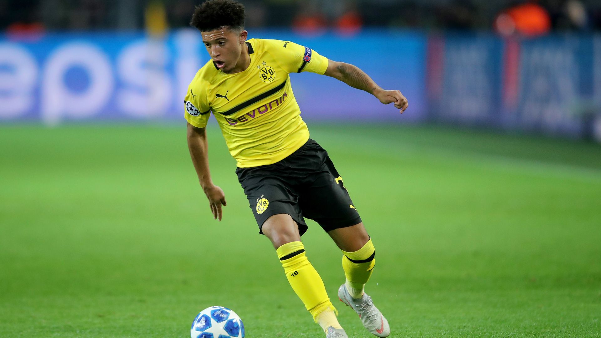 Jadon Sancho Borussia Dortmund Champions League 1018