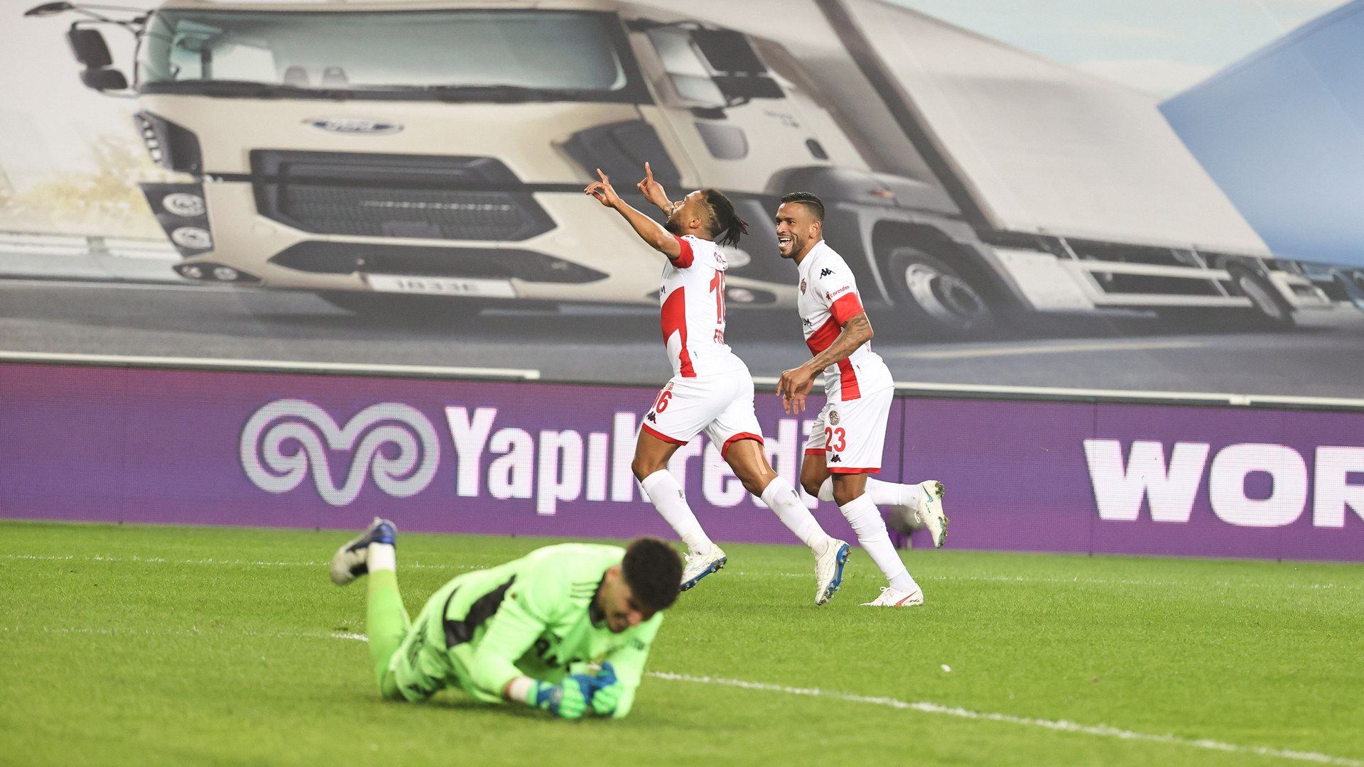 Antalyaspor Goal Celebration Fenerbahce 03042021