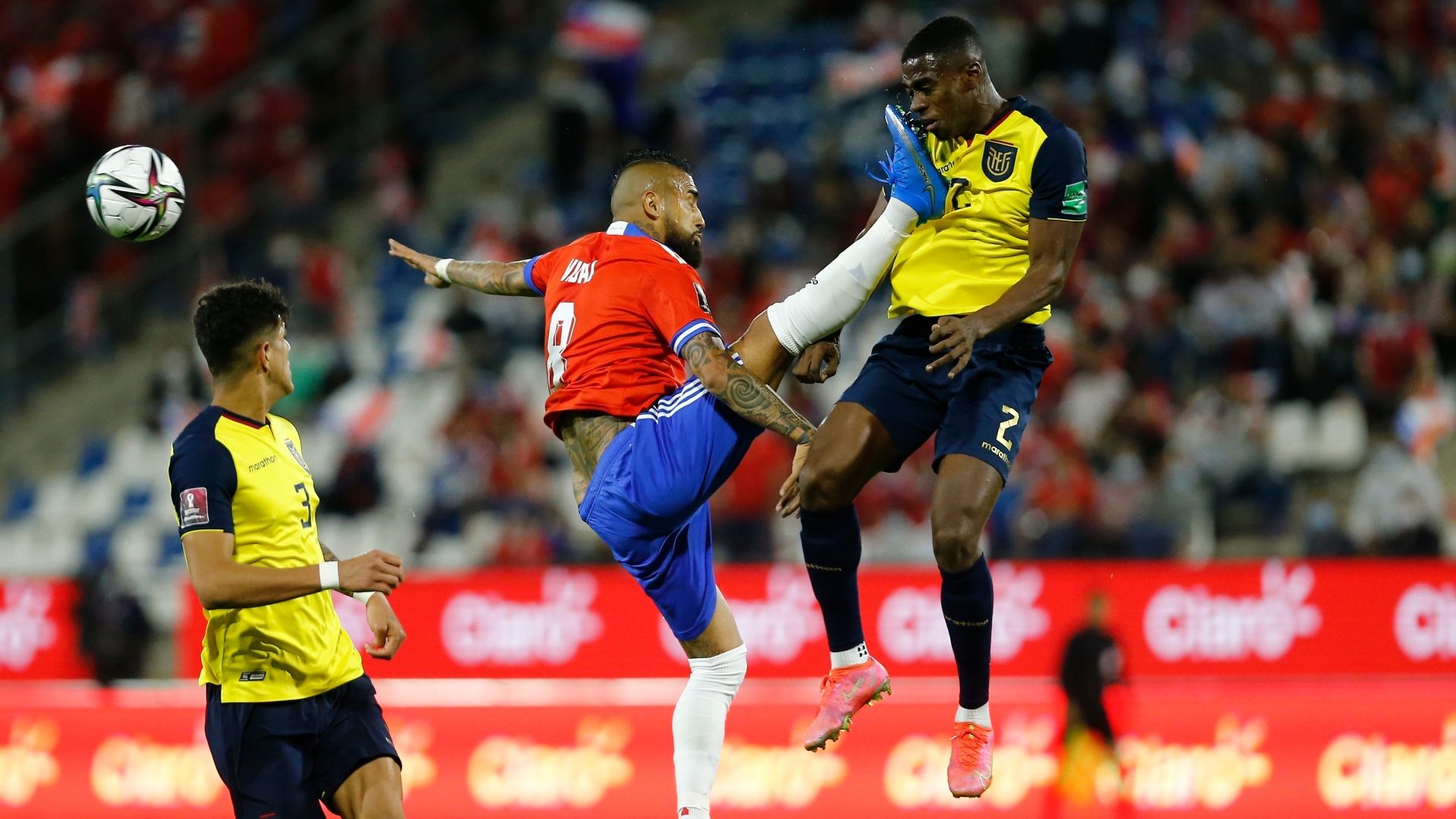 Arturo Vidal Félix Torres Chile Ecuador 2021