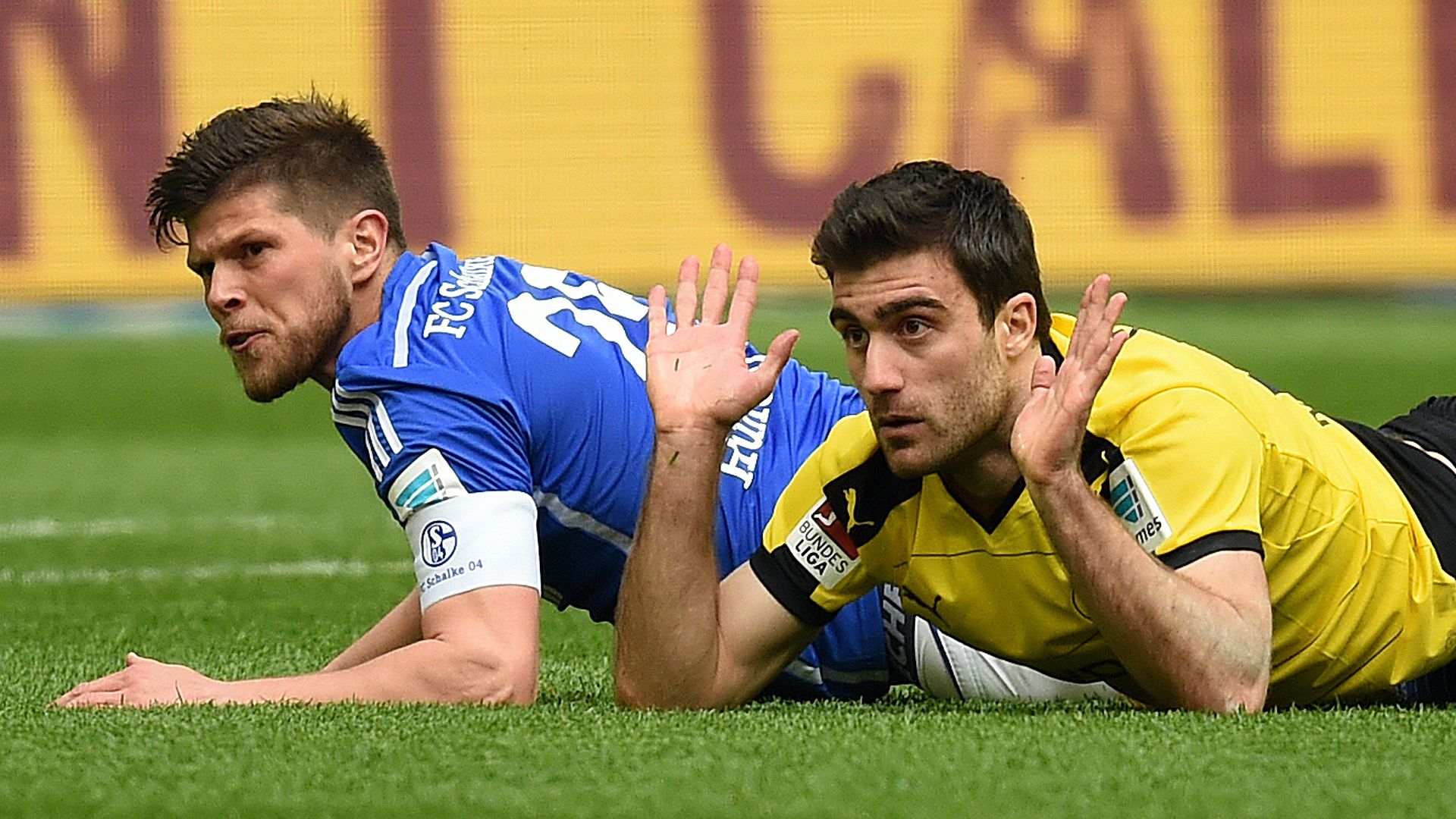 Huntelaar Sokratis FC Schalke 04 Borussia Dortmund Bundesliga 04102016