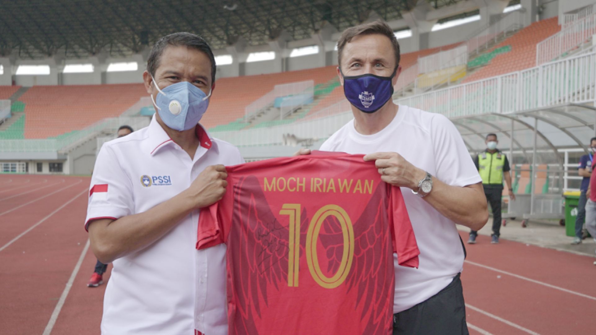 Yunus Nusi - Dennis Wise