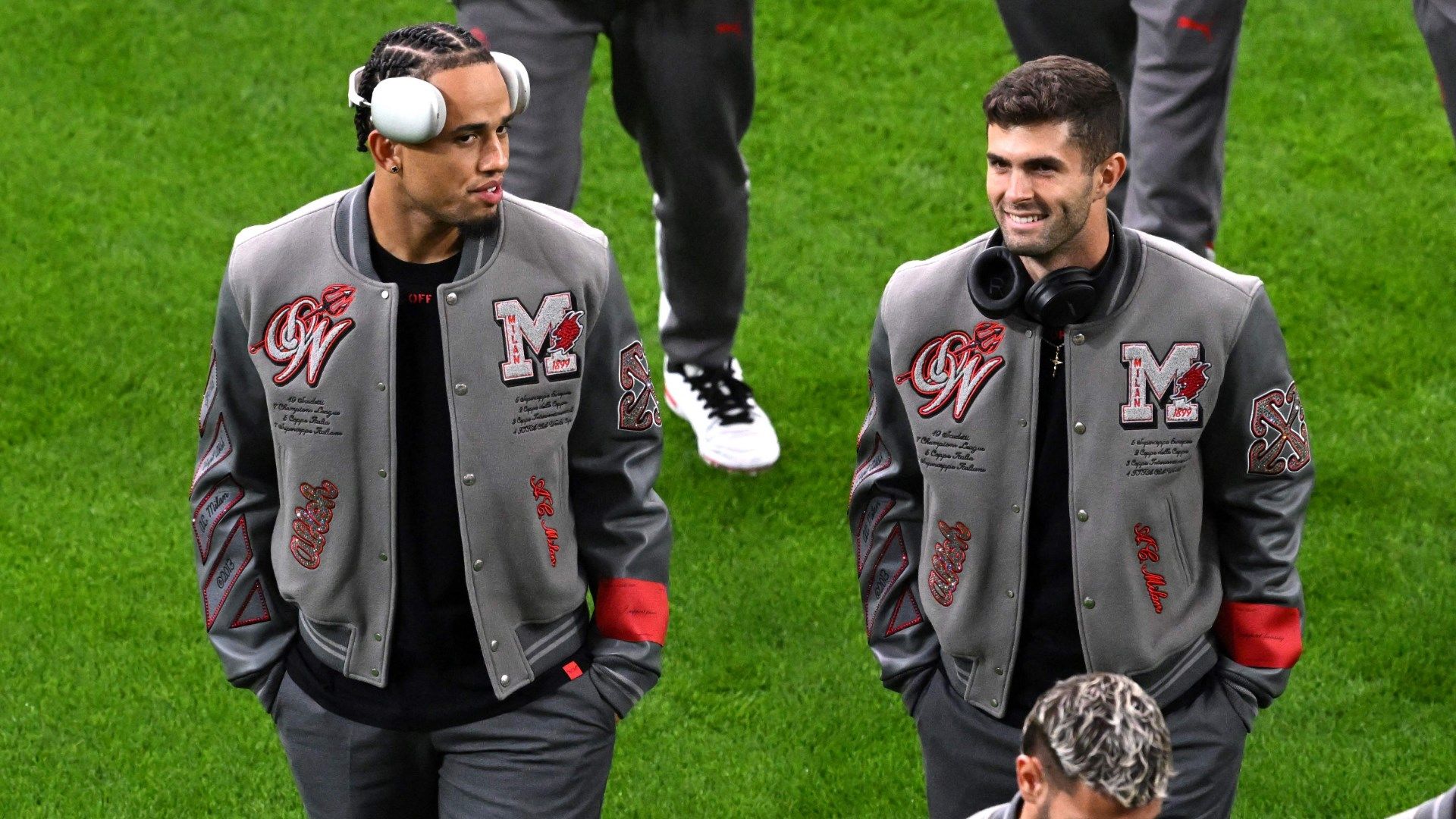 Christian Pulisic Milan Off-White UCL