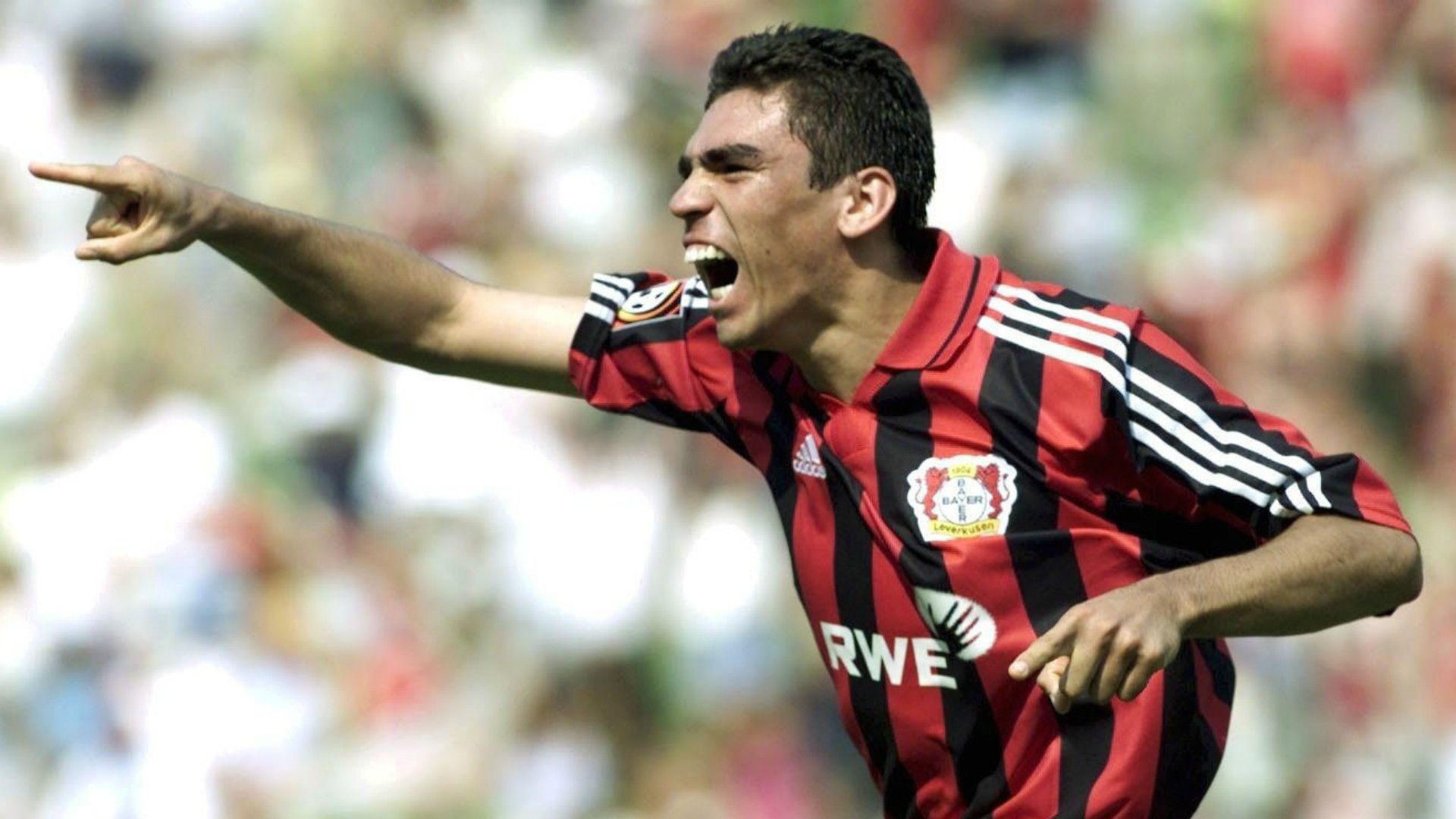 LUCIO BAYER LEVERKUSEN