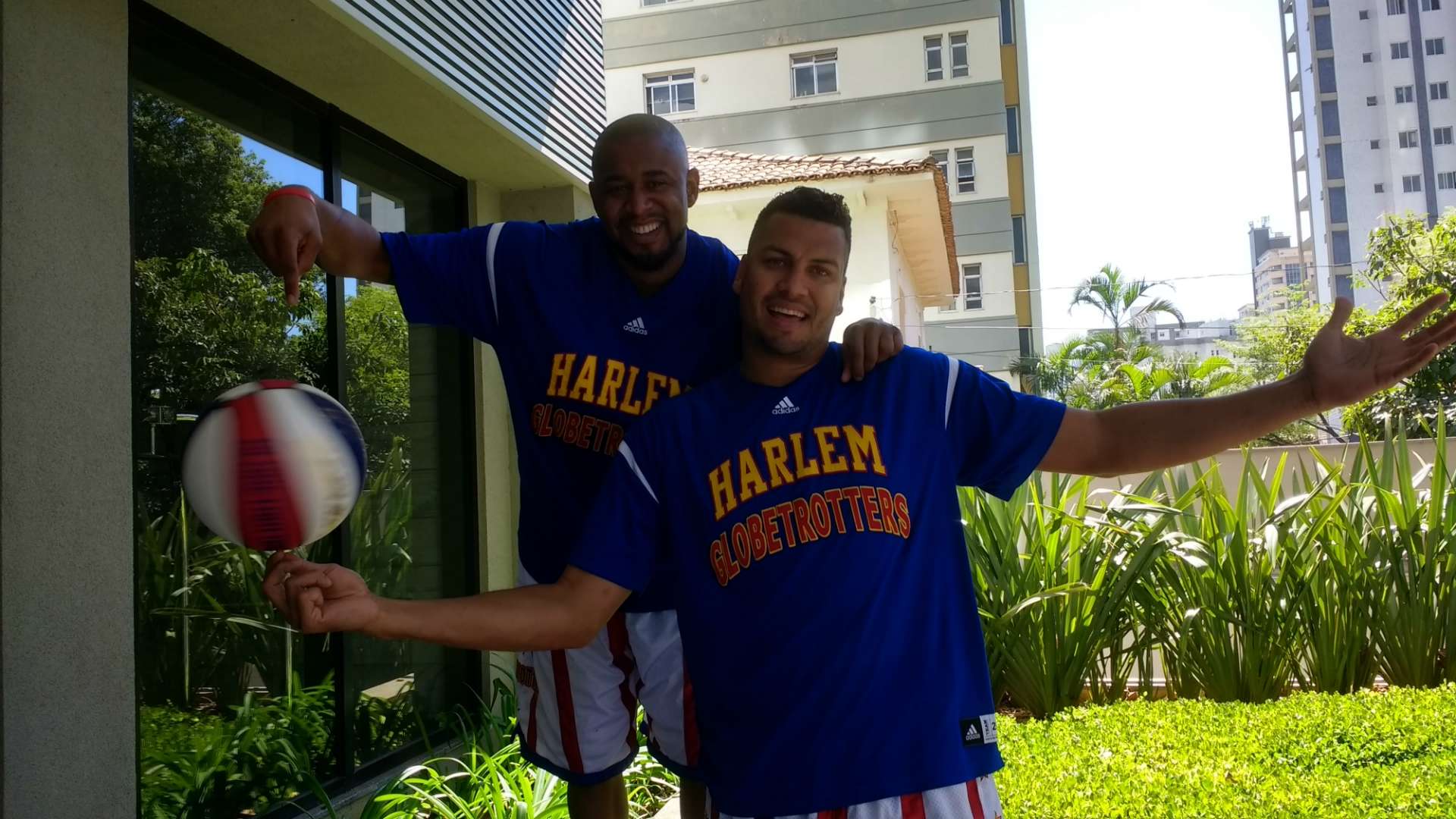 Scooter e El Gato Harlem Globettroters