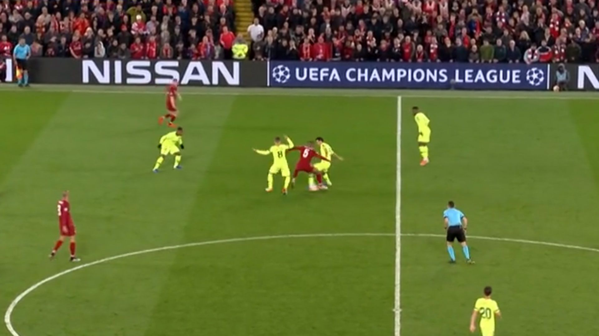 Wijnaldum Dribbling Liverpool Barca