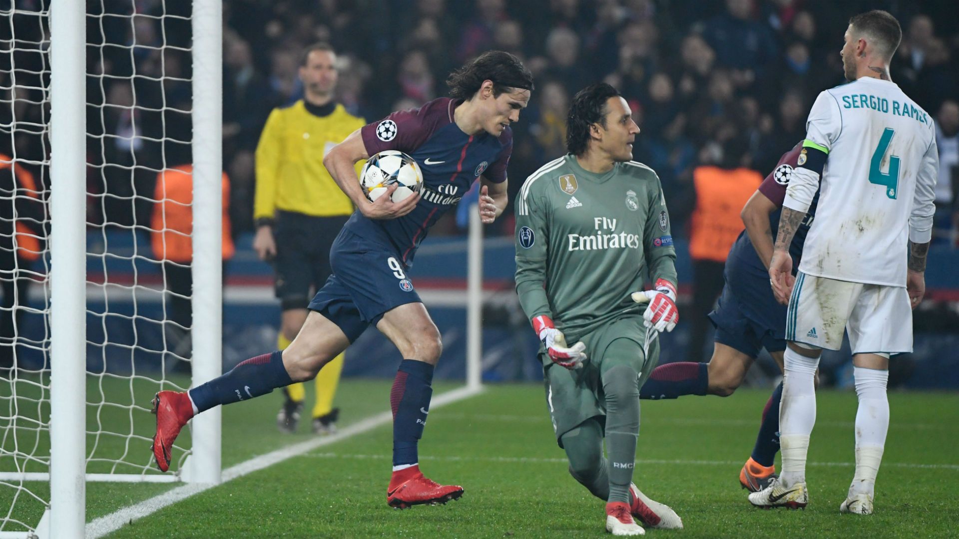 Edinson Cavani PSG Real Madrid Champions League 06032018.jpg