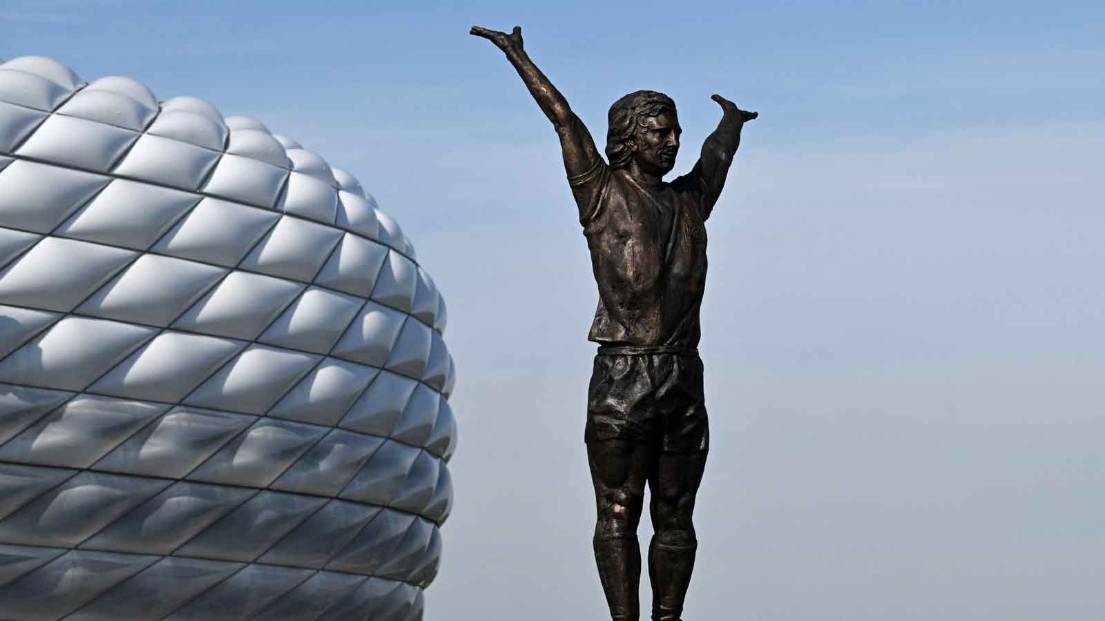 Gerd Müller Statue
