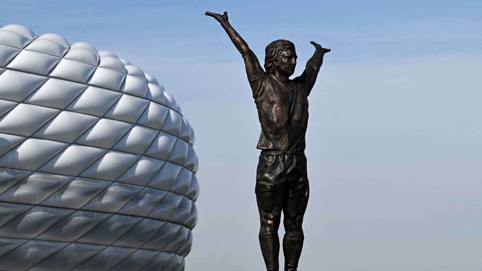 Gerd Müller Statue