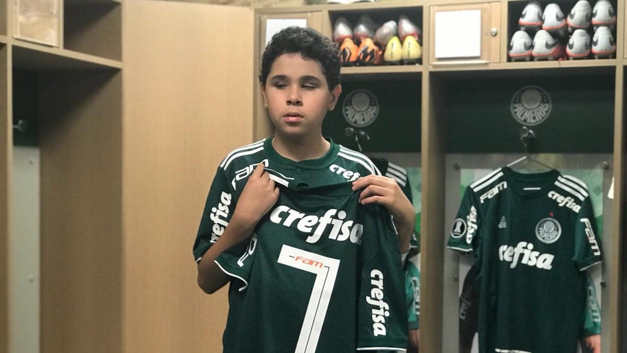 nickollas grecco fifa fan award