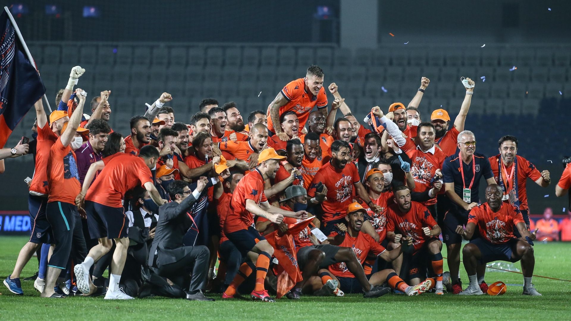 basaksehir celebration 19072020