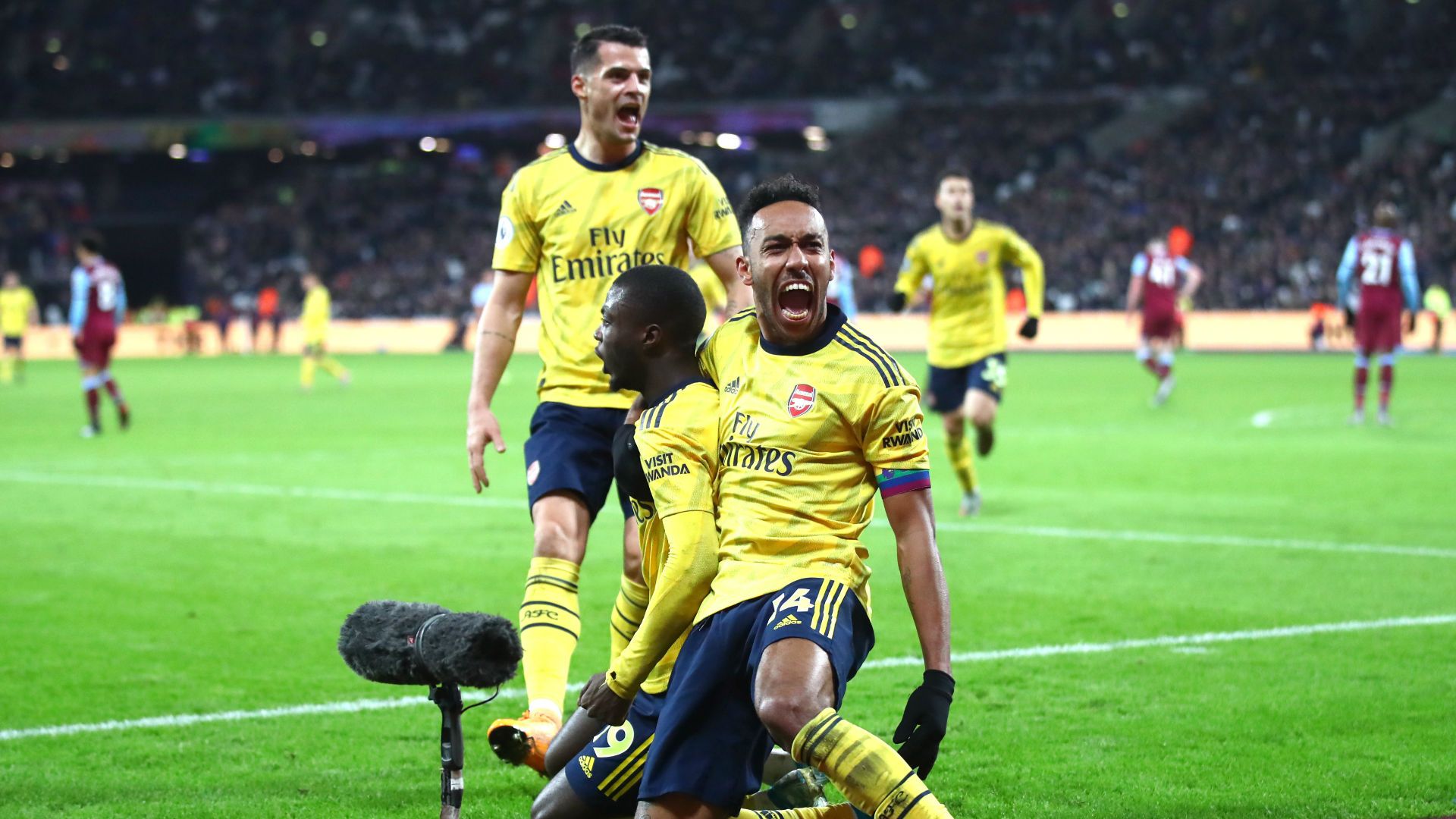 Aubameyang Pepe  Arsenal