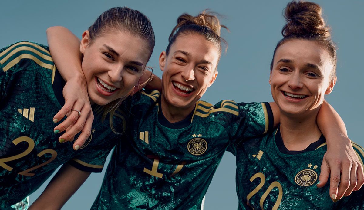 NO USE BEFORE 23.3 9AM MEZ DFB-away jersey