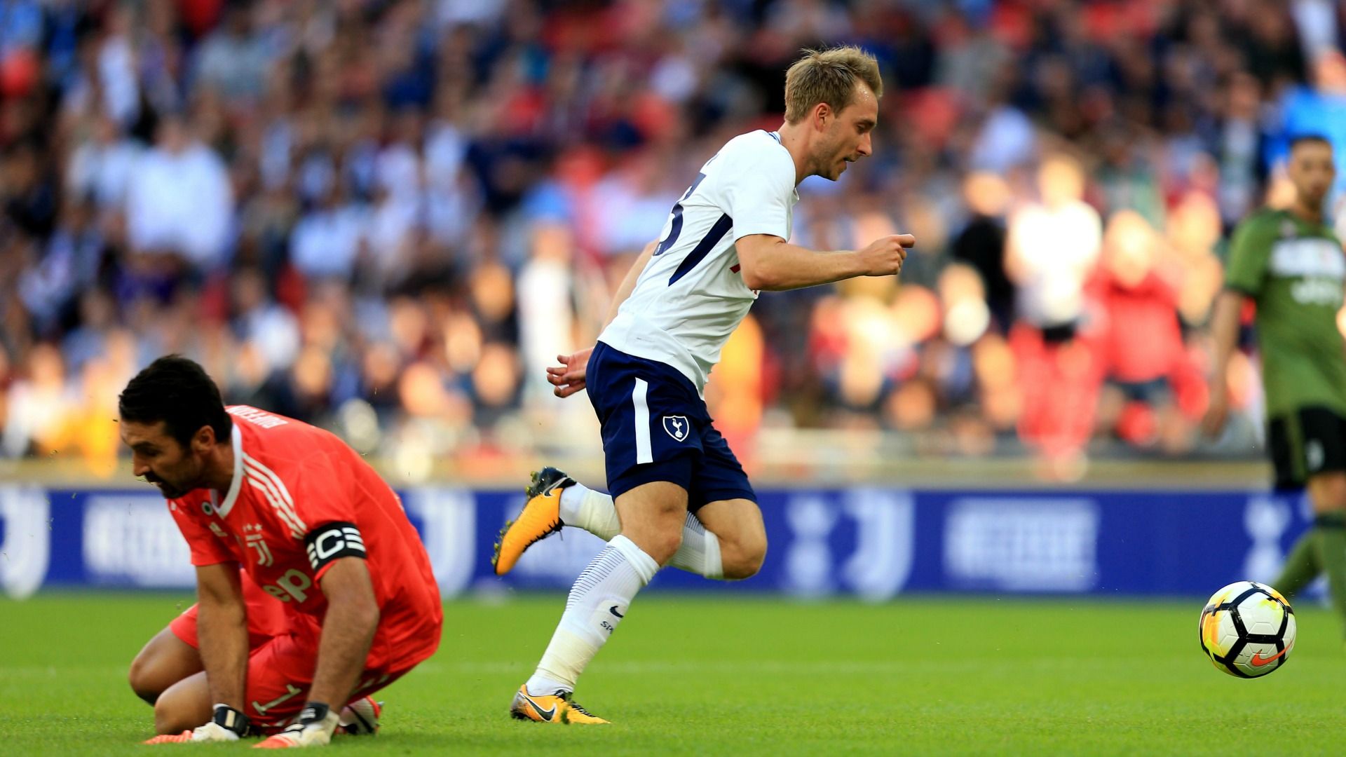 Eriksen Buffon Juventus Tottenham