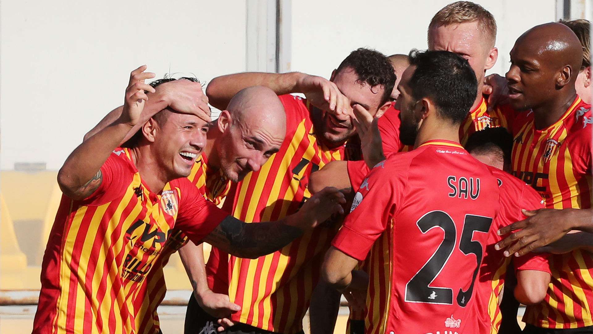 Gianluca Lapadula Benevento Bologna