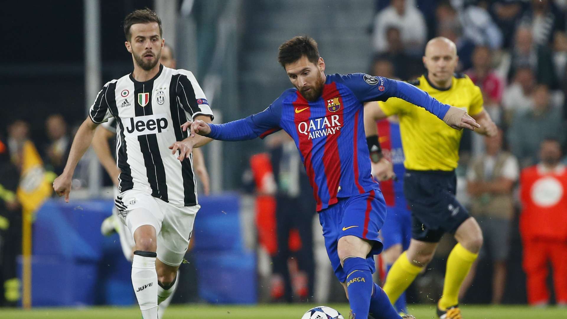 Lionel Messi Miralem Pjanic Juventus Barcelona