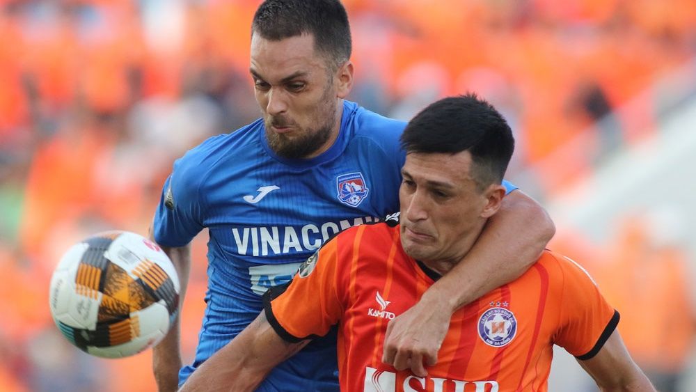 Neven Lastro vs Do Merlo Than Quang Ninh SHB Da Nang Round 8 V.League 2019