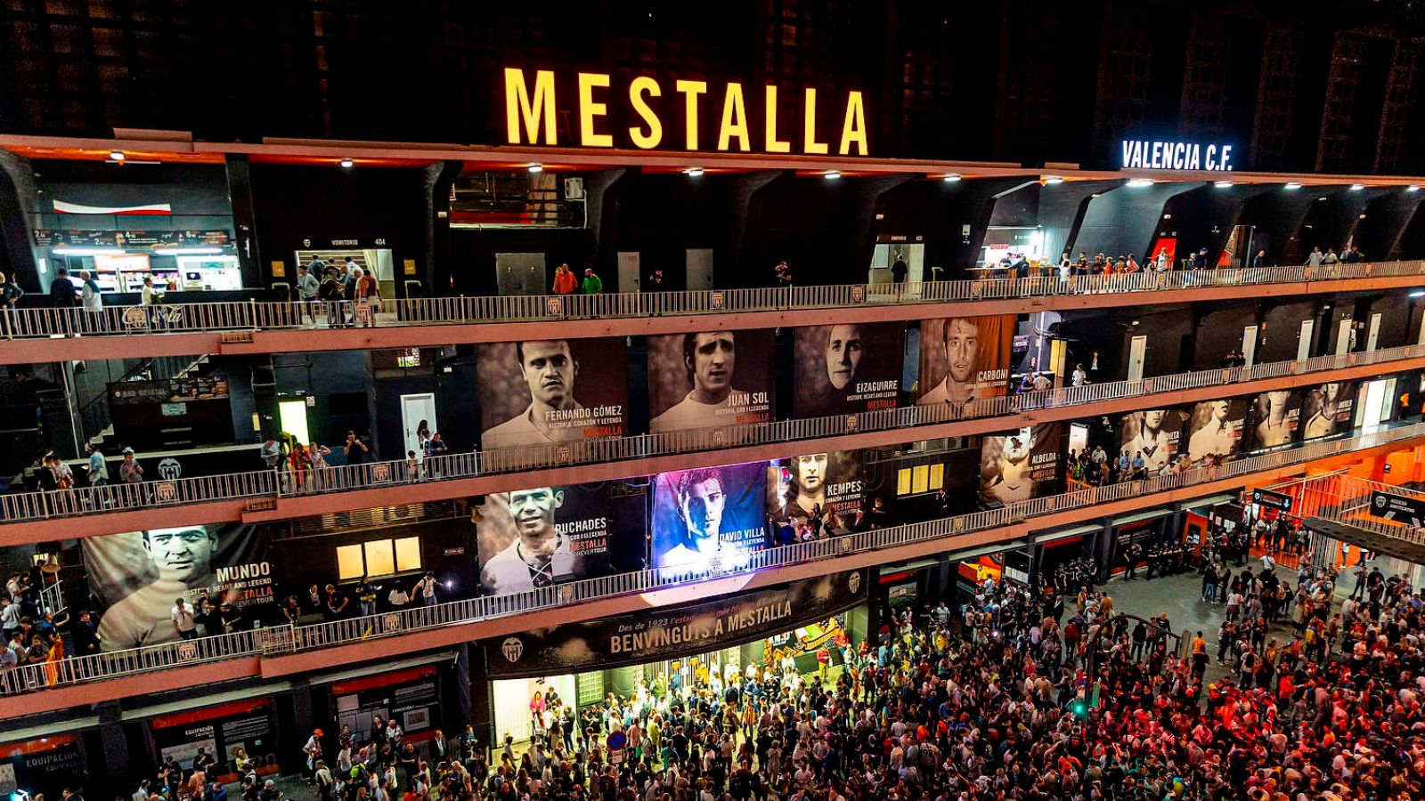 La lona de Villa ya luce en Mestalla