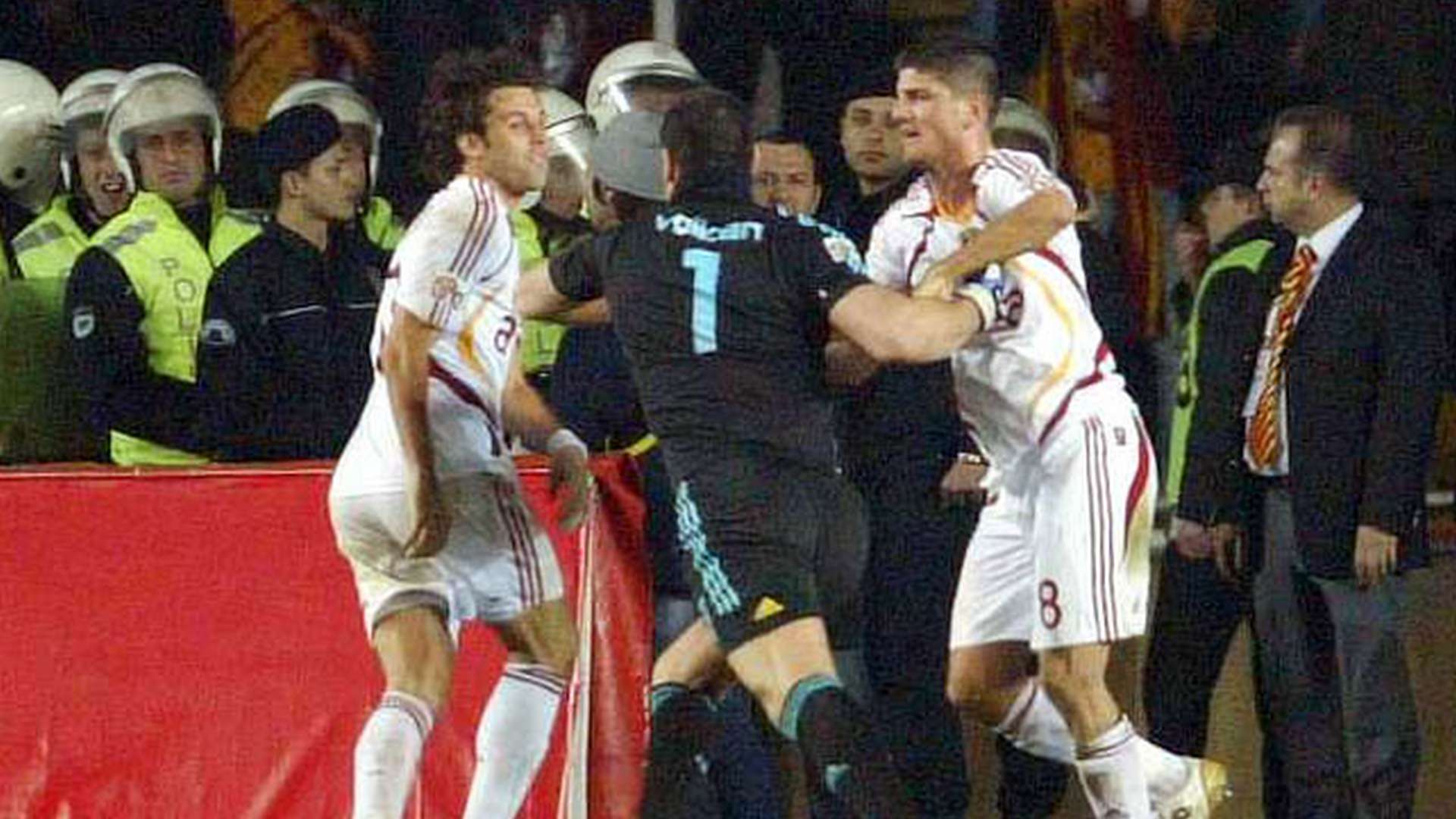 Cassio Lincoln, Volkan Demirel