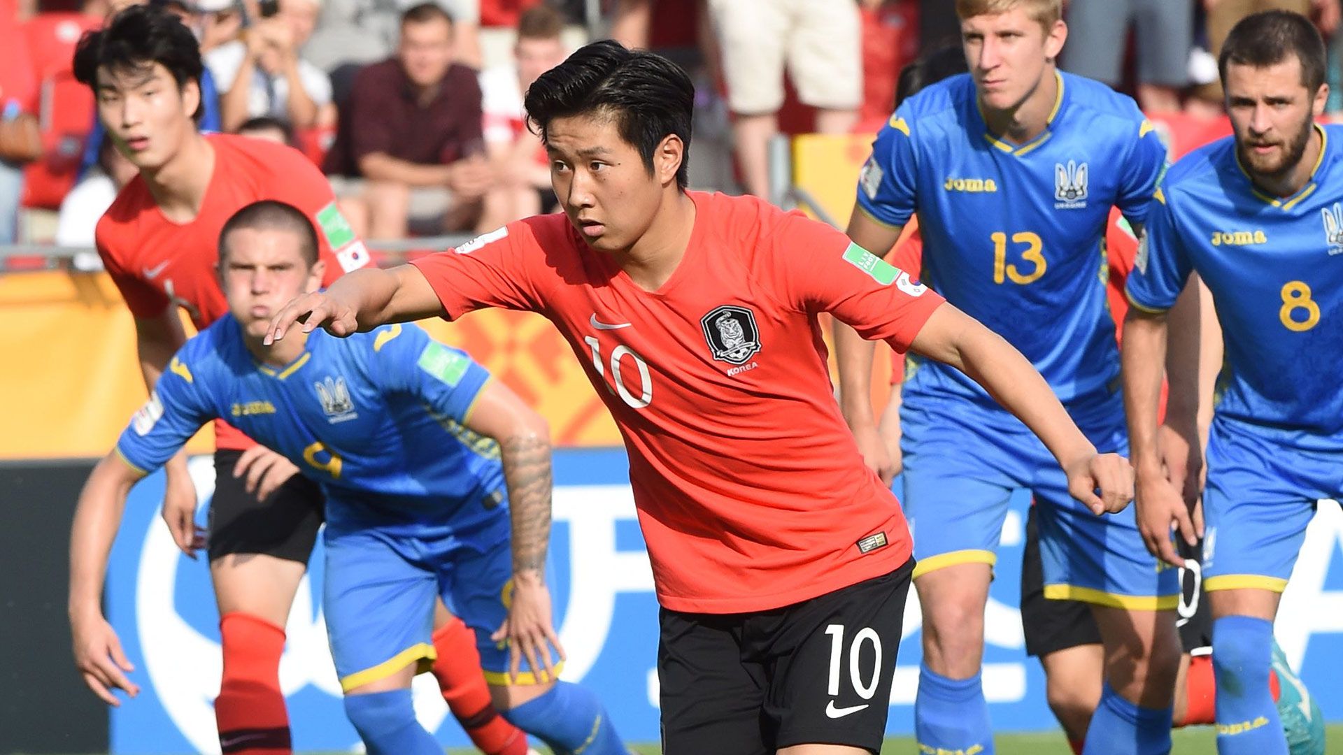 Đoàn Văn Hậu. Văn Hậu. Lee Kang-in. ĐT Việt Nam. ĐT Việt Nam phỏng vấn. lịch thi đấu tuyển Việt Nam. Văn Hậu không dự VCK U23 châu Á. Hà Nội FC. Đoàn Văn Hậu. Heerenveen. SEA Games 2019. Link xem Văn Hậu. Văn Hậu Heerenveen. Trực tiếp Heerenveen. Vòng loại World Cup 2022. Hà Nội FC trả tiền cho Heerenveen để Văn Hậu dự SEA Games. Heung-Min Son. Chuyển nhượng Hà Nội FC. Phạm Đức Huy. Chuyển nhượng V.League. Hà Nội FC Rimario. Gordon Rimario. Tin tức bóng đá. Chuyển nhượng. Bóng đá. Kết quả bóng đá. Trực tiếp bóng đá. Lịch thi đấu bóng đá.