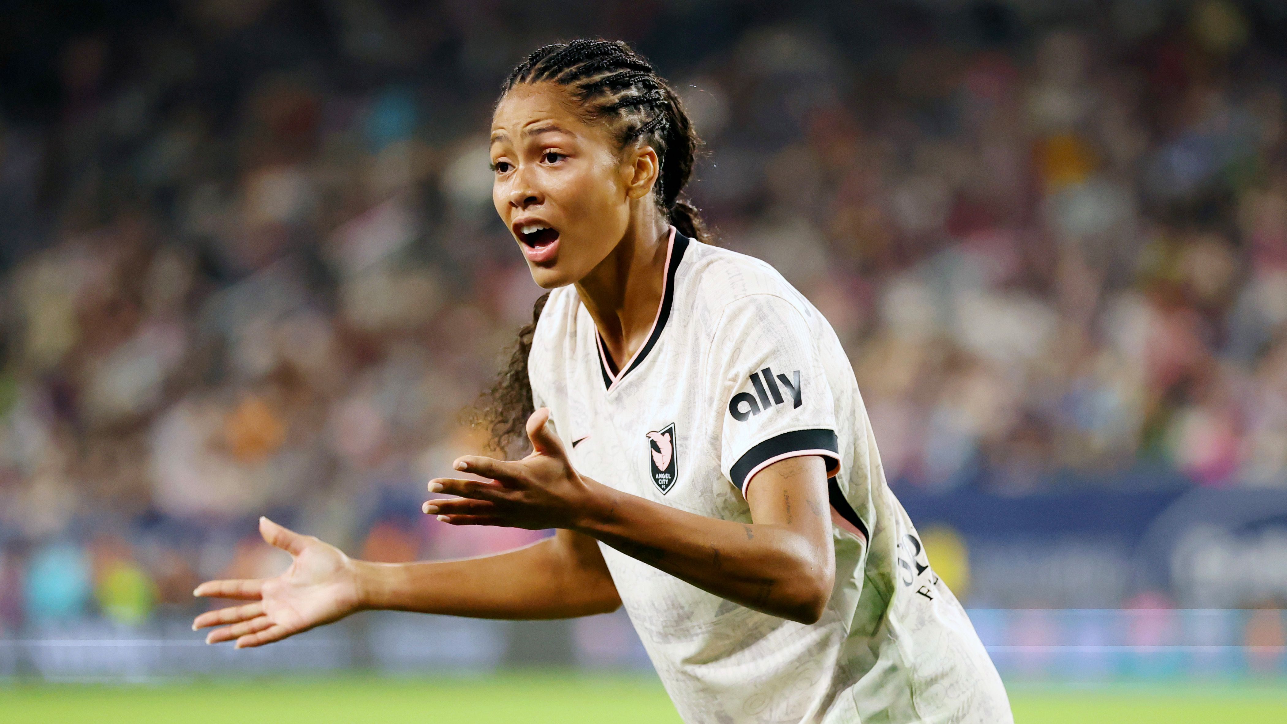 Sveindis Jonsdottir Angel City 2025