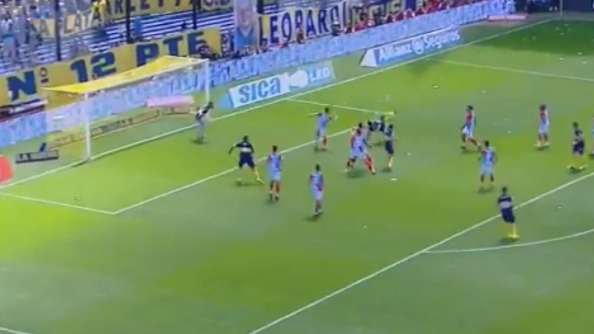 Captura Carlos Tevez Chilena Boca Aesenal