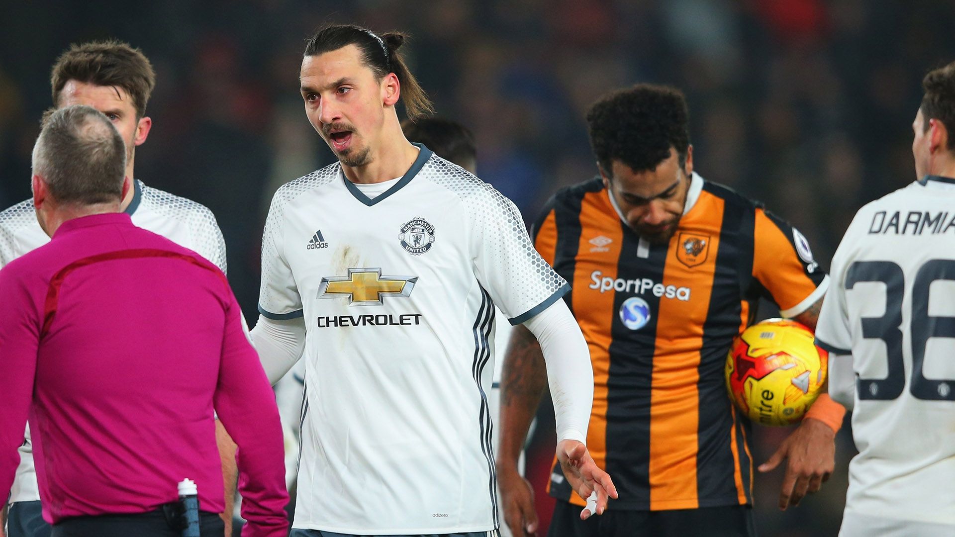 Hull City Manchester United Ibrahimovic Tom Huddlestone League Cup 26012017