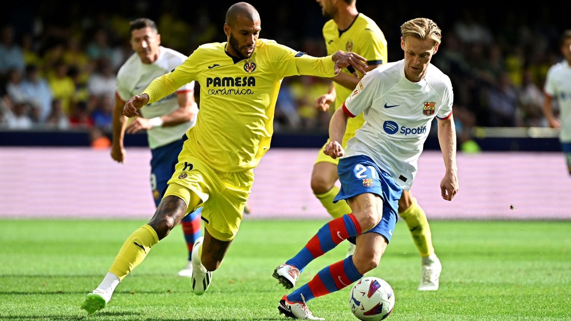 Capoue De Jong Villarreal Barcelona LaLiga 2023-24