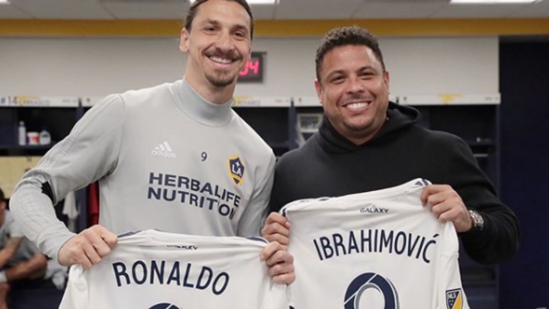 Ibrahimovic Ronaldo 24 04 2018