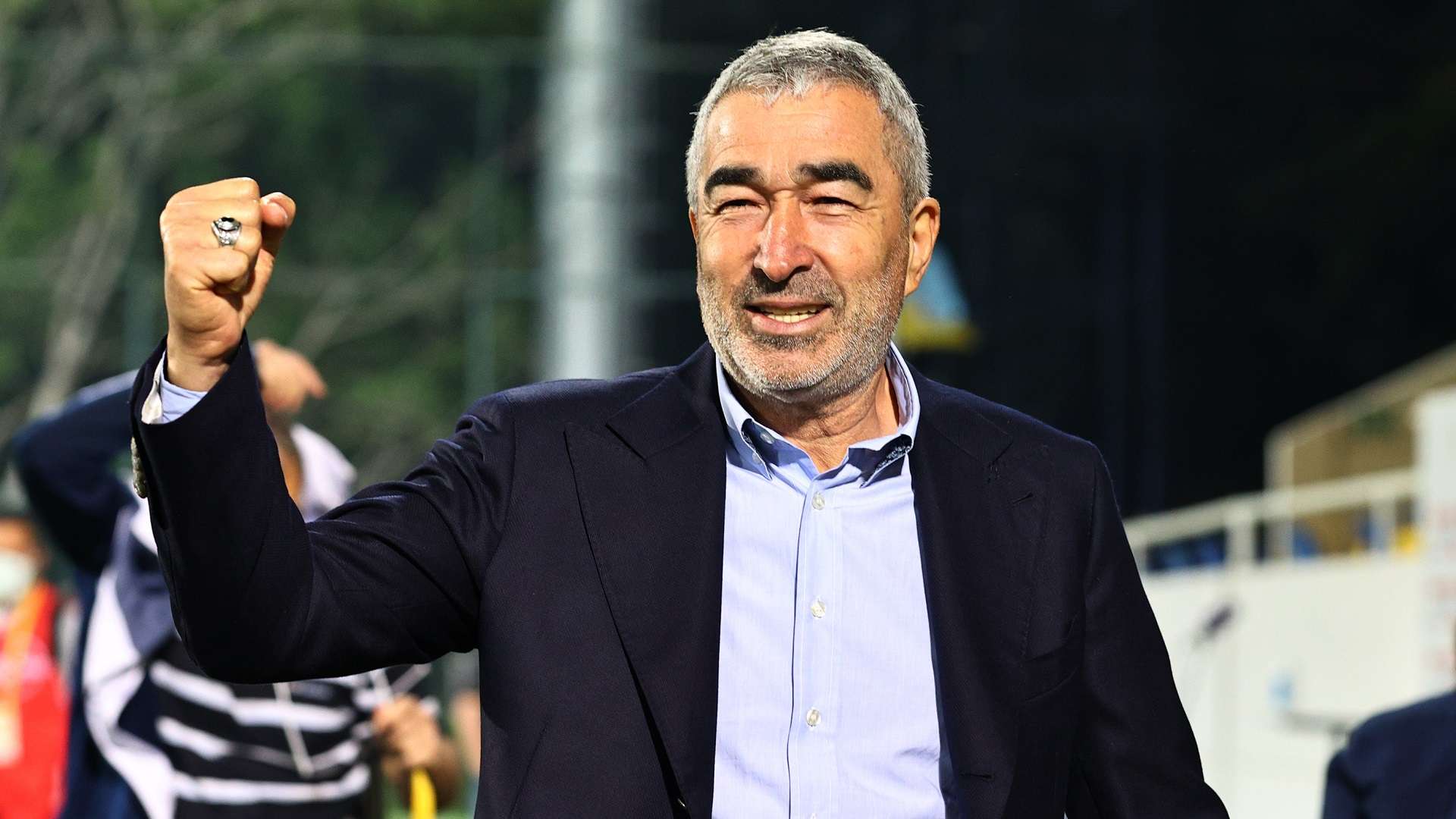 Samet Aybaba için hayırlı olsun! Resmen geri dönüyor