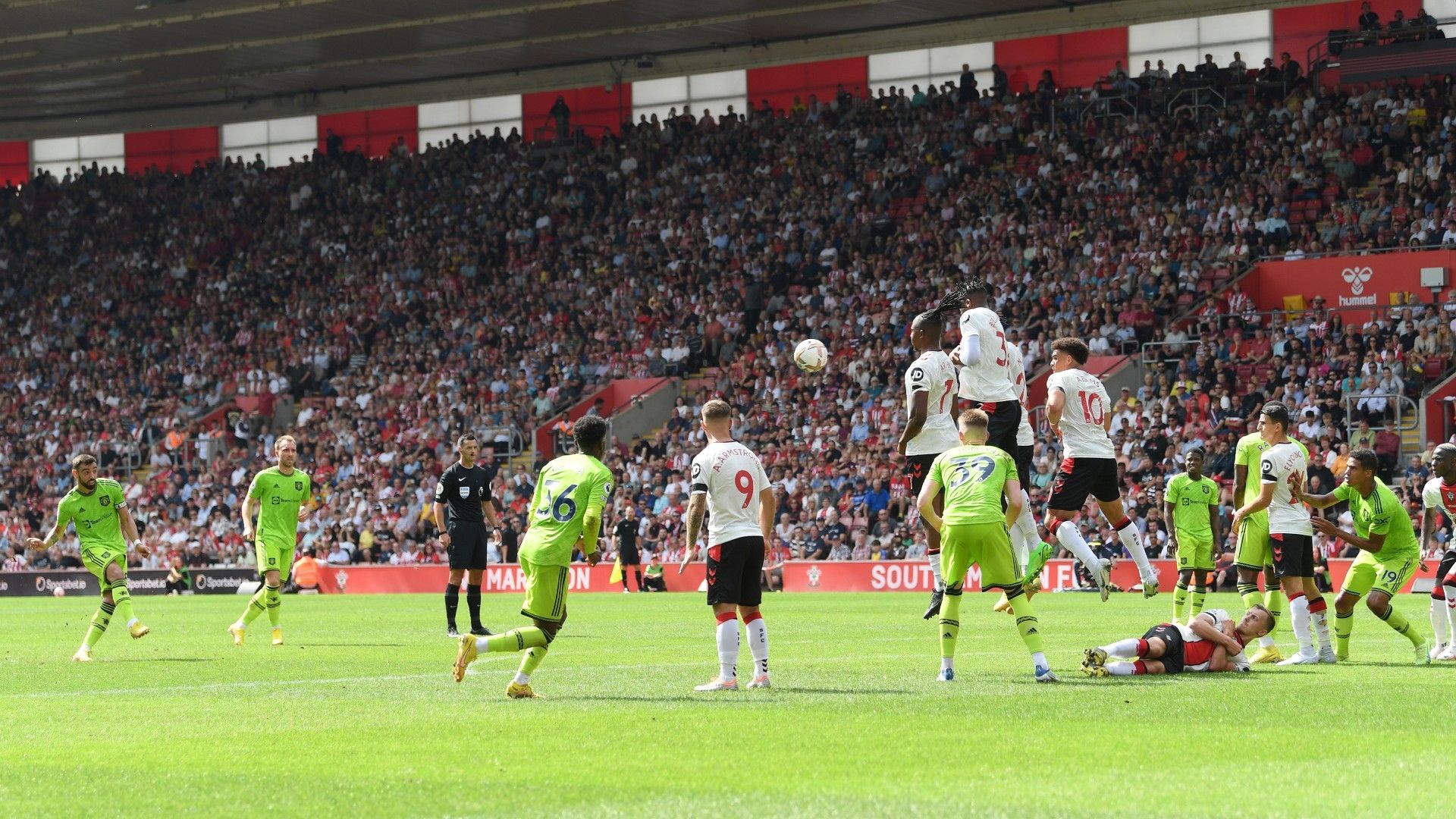 Bruno Fernandes Man Utd 2022-23 free kick