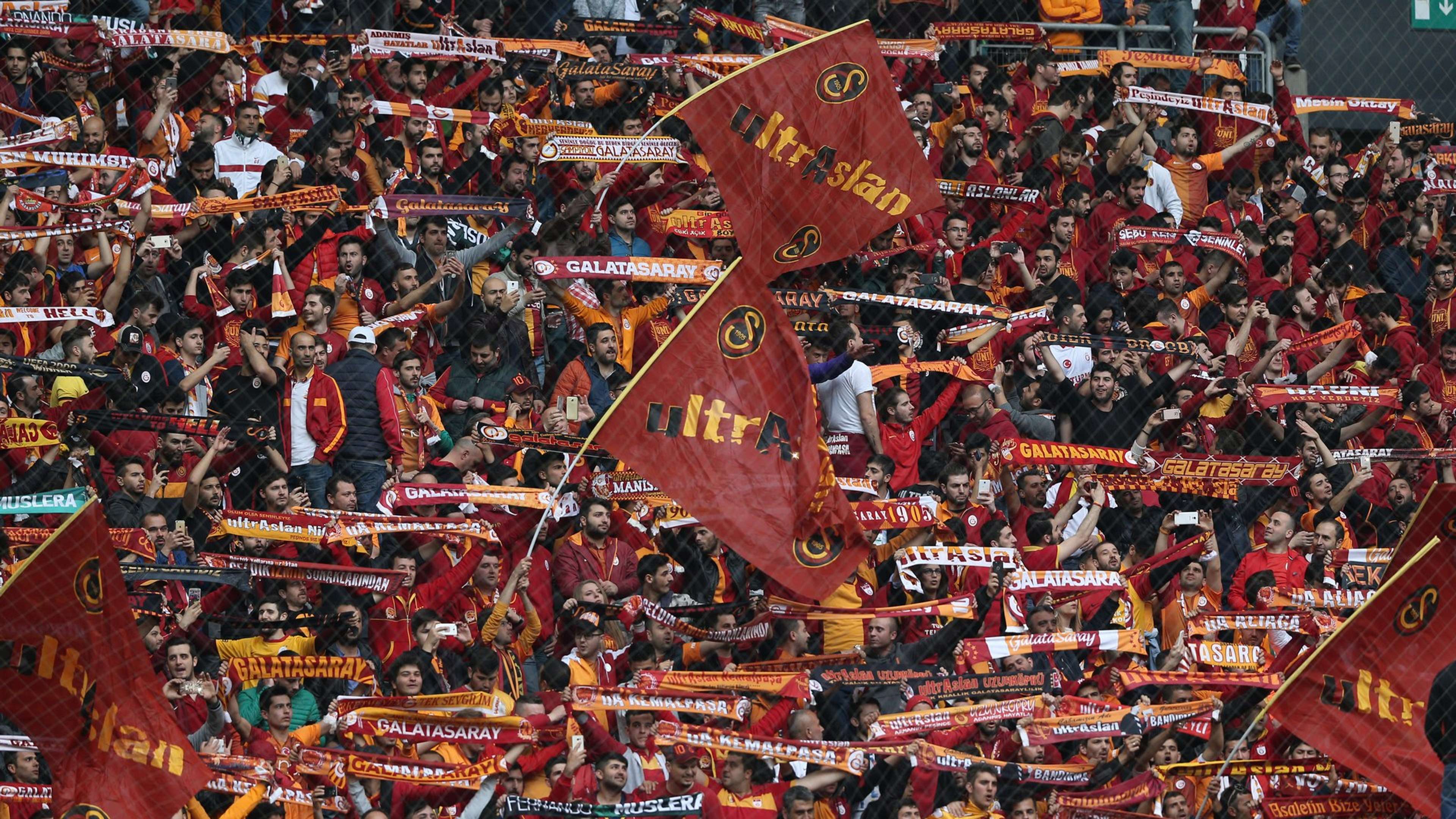 Galatasaray Fenerbahce Galatasaray fans STSL 04232017