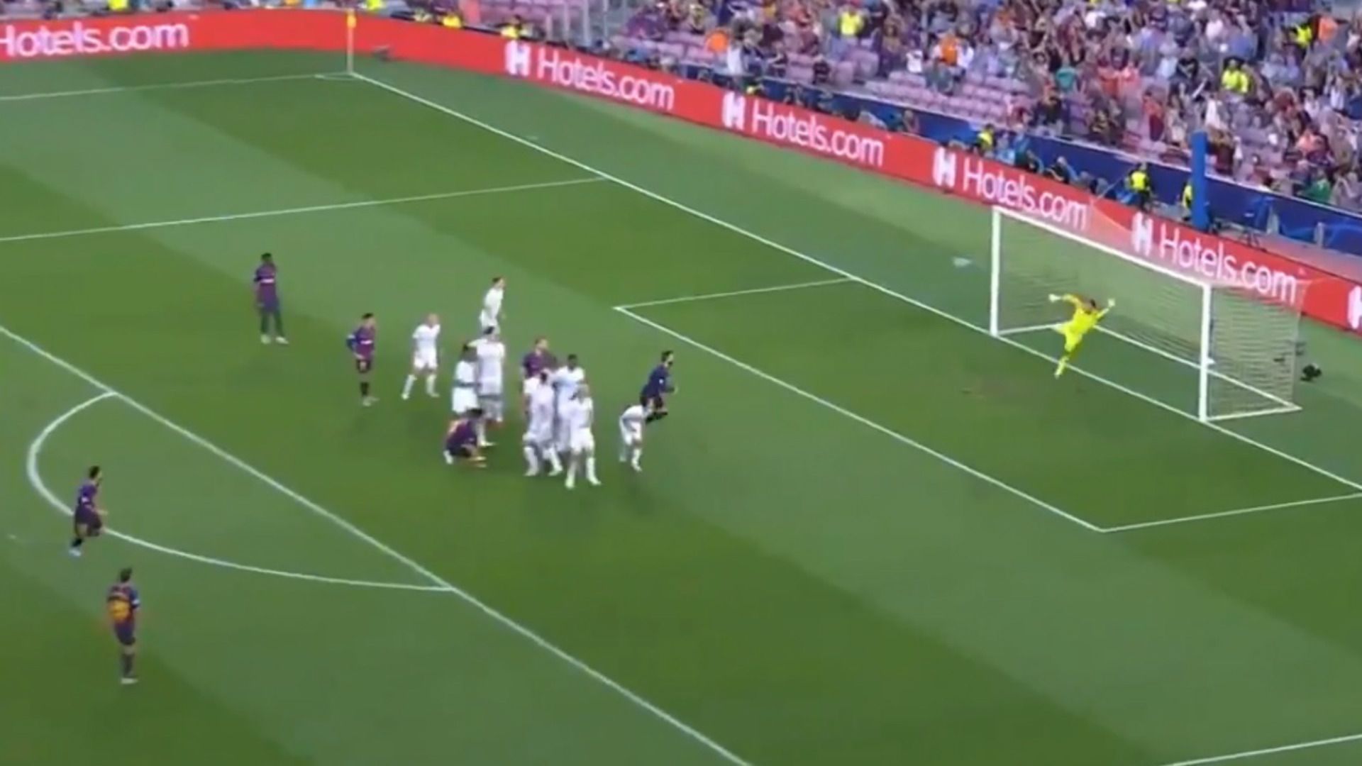 captura gol Messi tiro libre psv