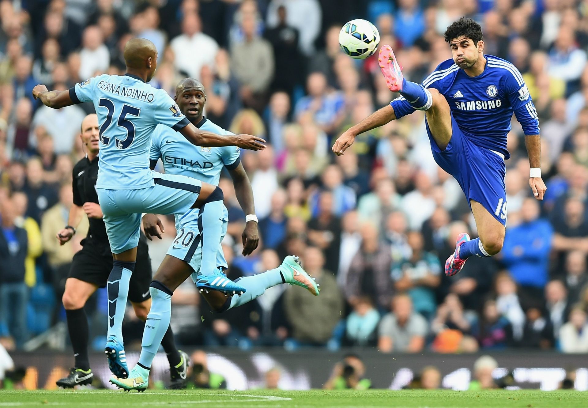 Diego Costa Fernandinho Manchester City Chelsea