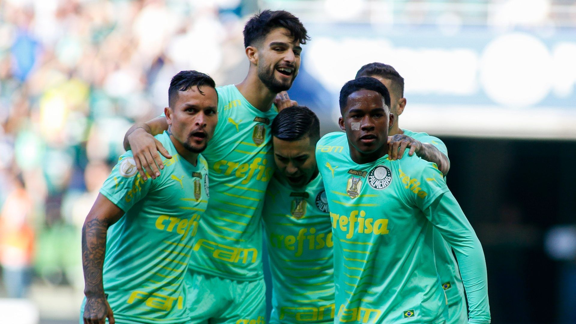 Jogadores do Palmeiras comemoram gol contra o Cuiabá na rodada de estreia do Brasileirão 2023