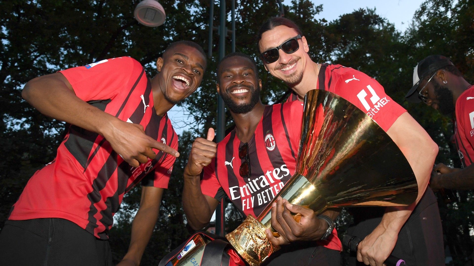 Fikayo Tomori Zlatan Ibrahimovic Milan 2021-22