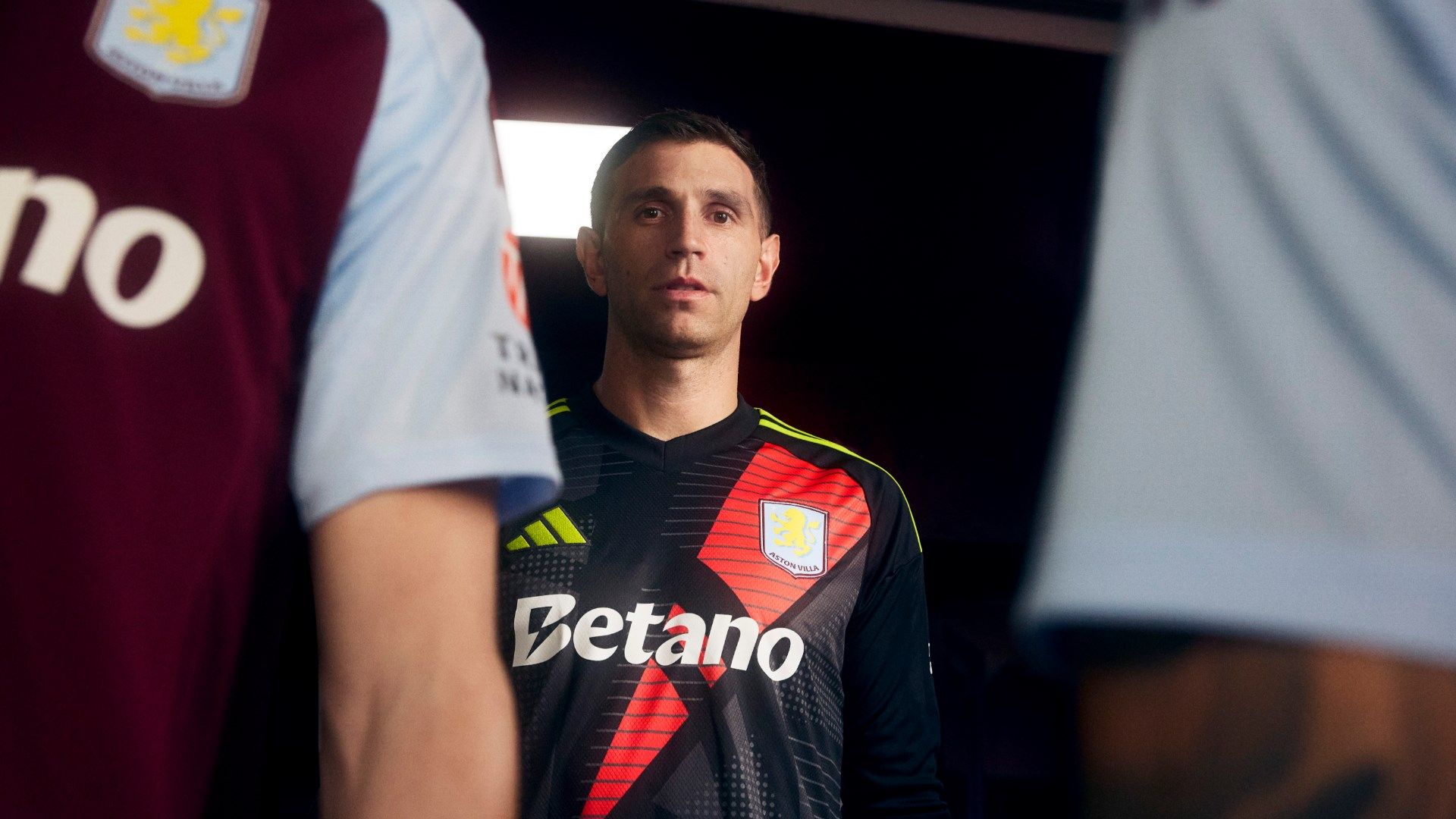 Emiliano Martinez Aston Villa 2024-25