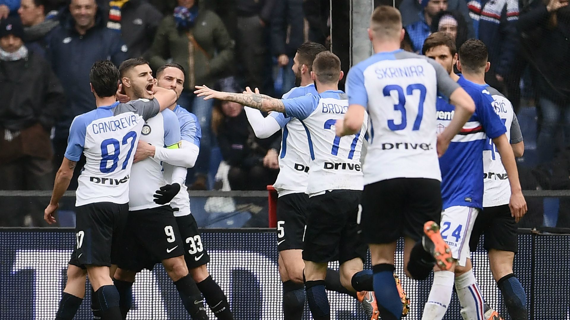 Inter celebrating Sampdoria Inter Serie A