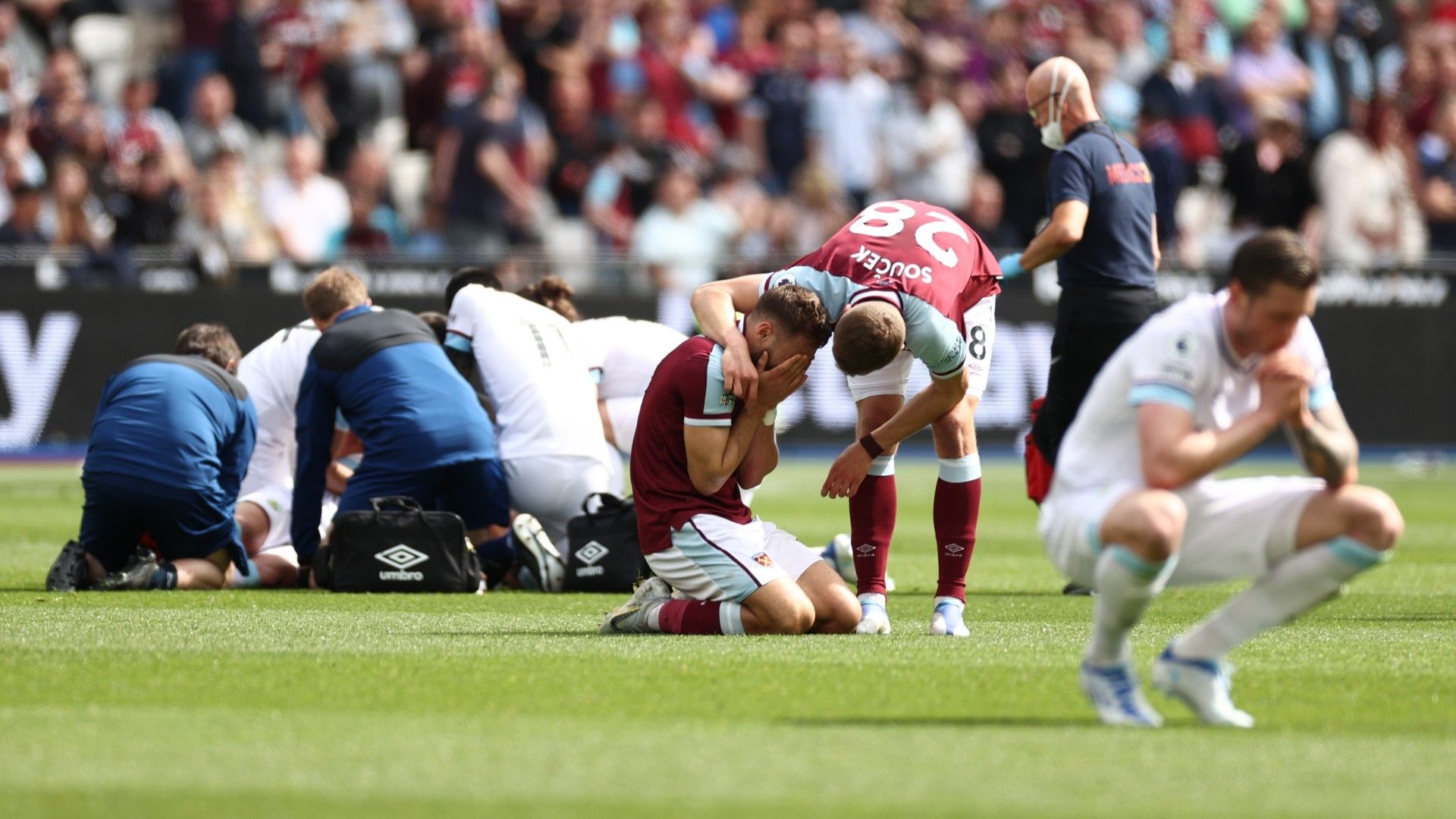 Ashley Westwood Nikola Vlasic West Ham Burnley 2021-22