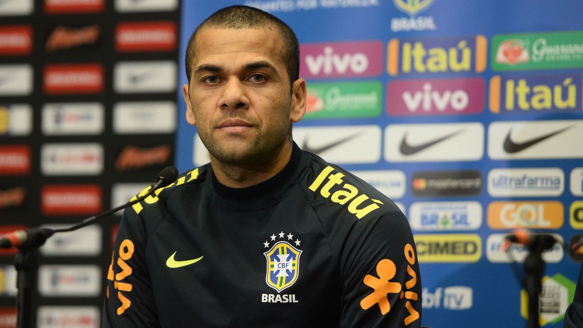 Dani Alves entrevista Seleção Brasil 13 11 2017
