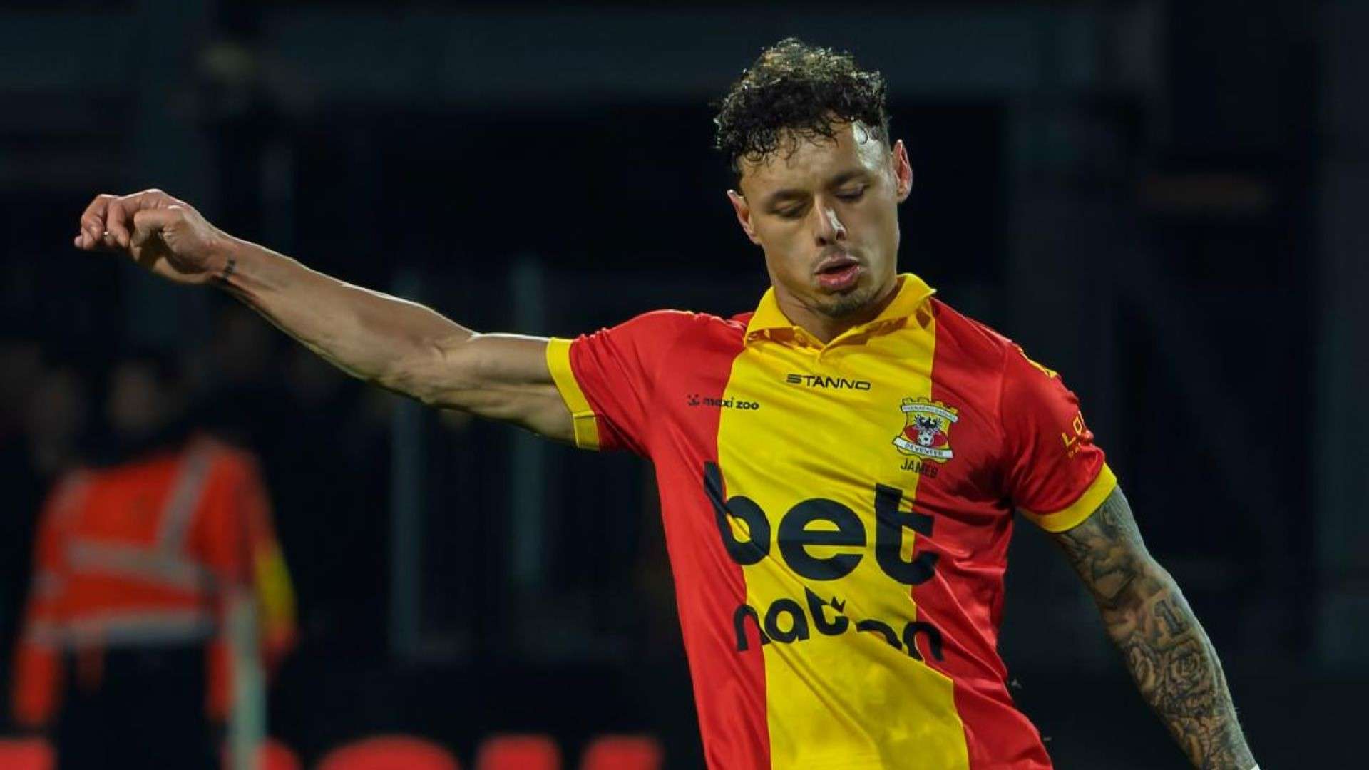 Dean James - Go Ahead Eagles