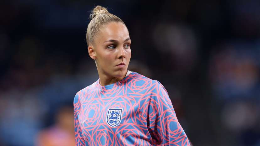 Manchester City and England goalkeeper Ellie Roebuck signs pre-contract agreement with Barcelona 